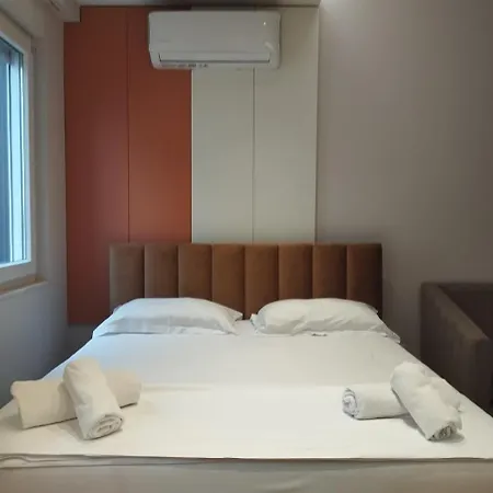 Apartment Rombald Square Tirana
